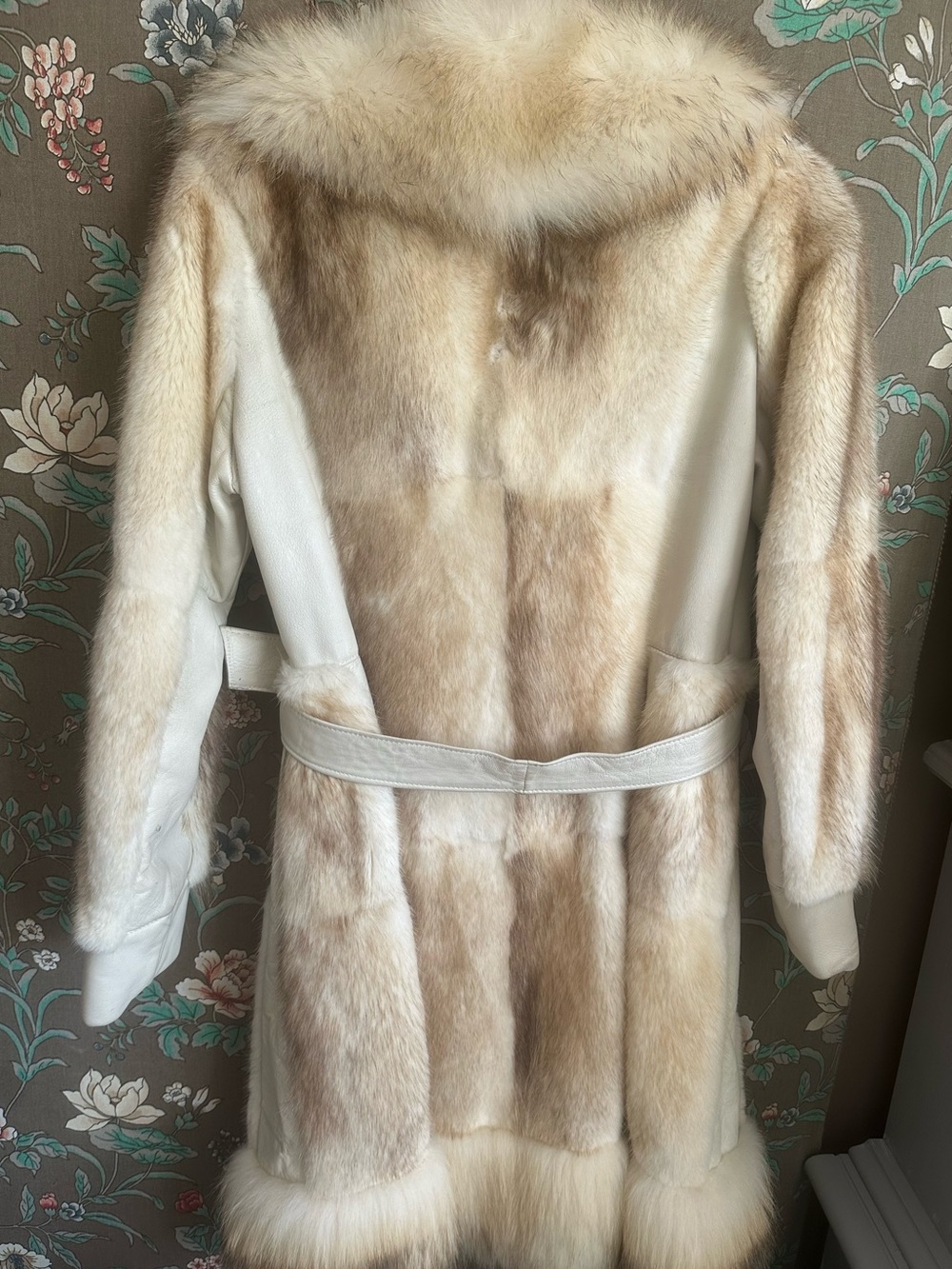 Luxurious Cream & Brown Faux Fur Belted Coat - Picture 3 of 4